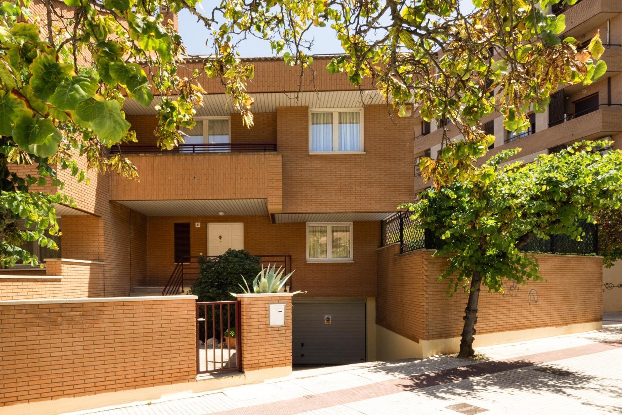 Vila Casa Con Piscina En El Centro Tudela Exteriér fotografie