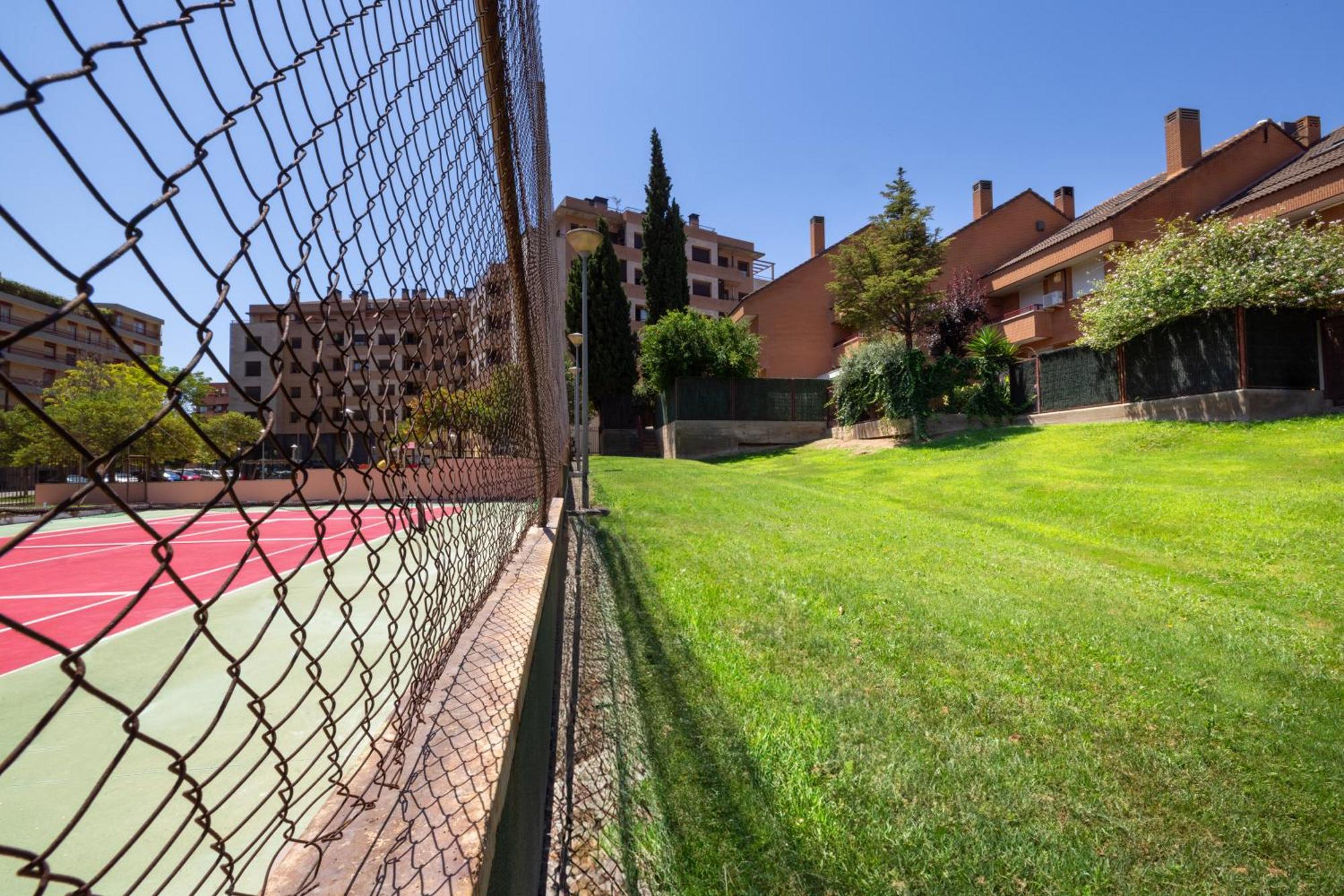 Vila Casa Con Piscina En El Centro Tudela Exteriér fotografie
